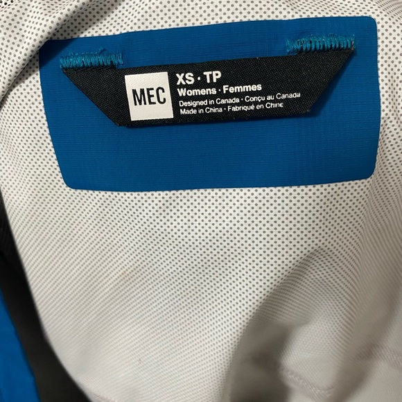 Raincoat MEC size XS woman - Picture 3 of 5